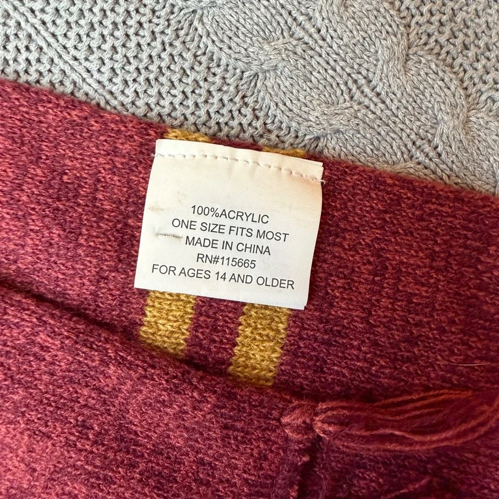 Harry Potter Universal Studios‎ Gryffindor House Quidditch Scarf Red Yellow